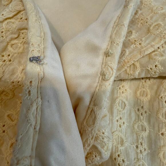 LC Lauren Conrad small eyelet faux wrap ruffle belted dress D4 2411 - Picture 8 of 12